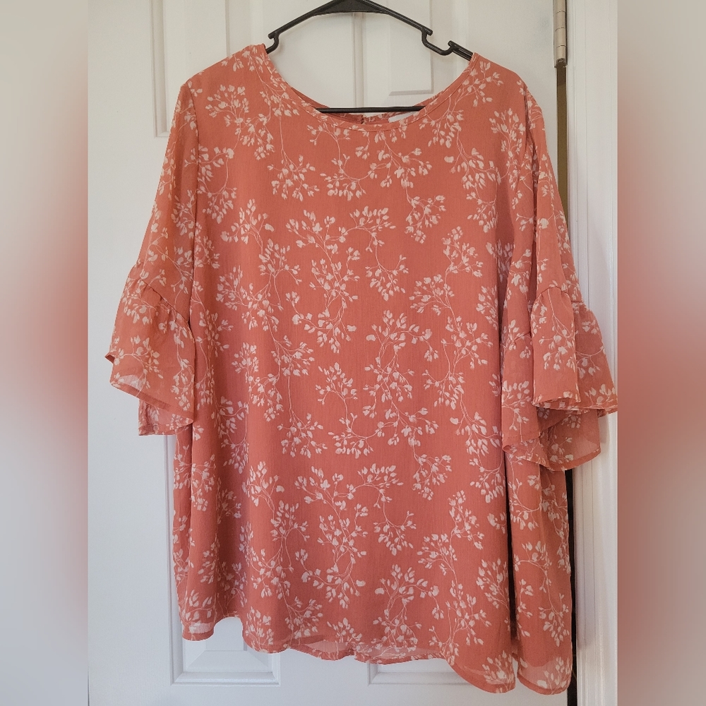 Ava & Viv Floral short bell sleeved shirt.